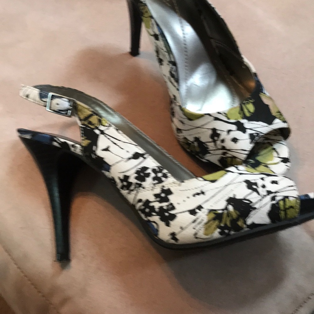 Heels 3.5” size 6.5